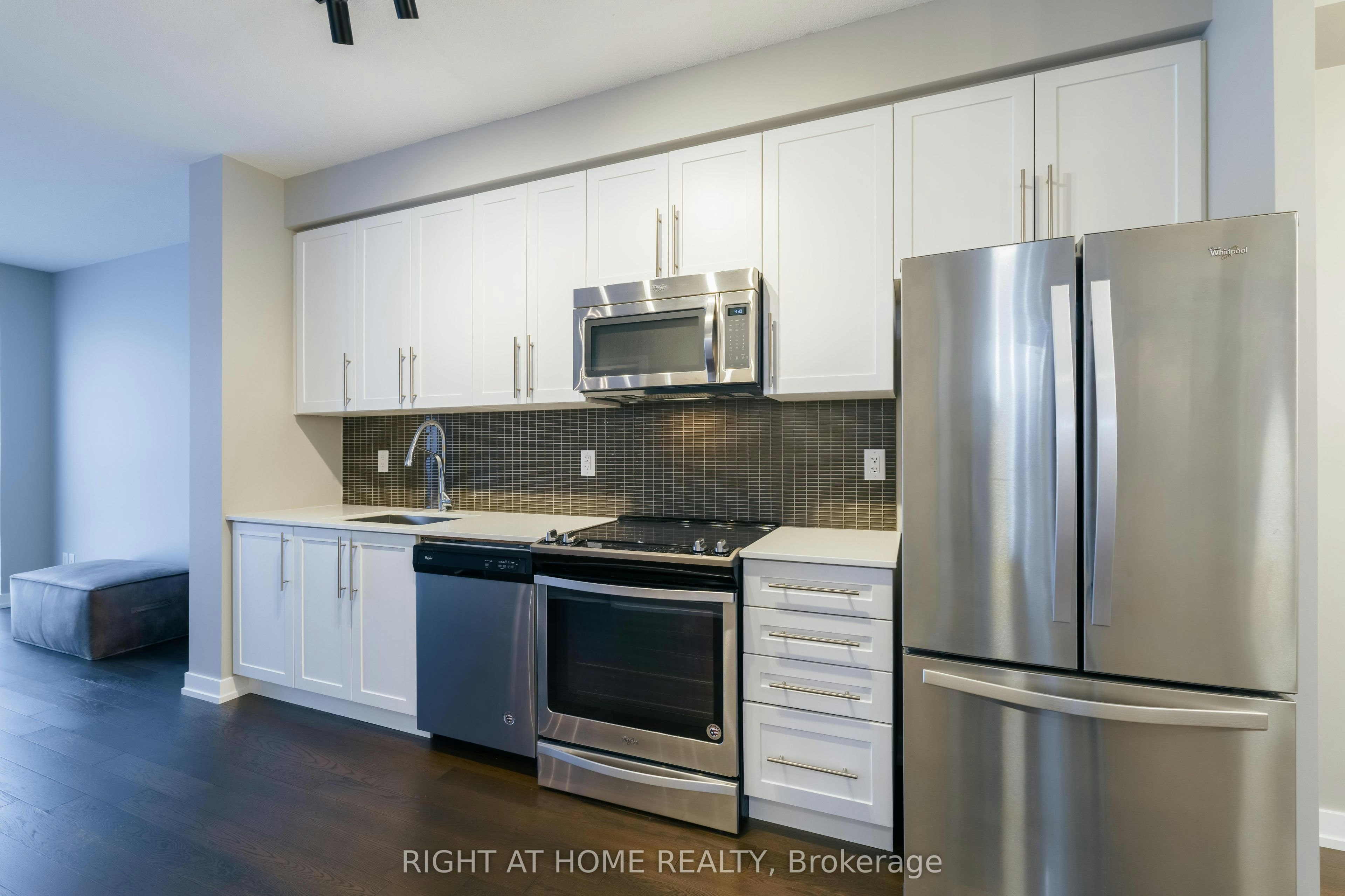 4611-4011 Brickstone Mews, Mississauga, ON, L5B 0G3 - 4