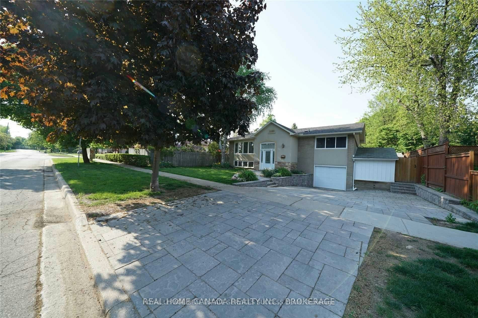 1195 Holton Heights Drive, Oakville, ON, L6H 2E6 - 3