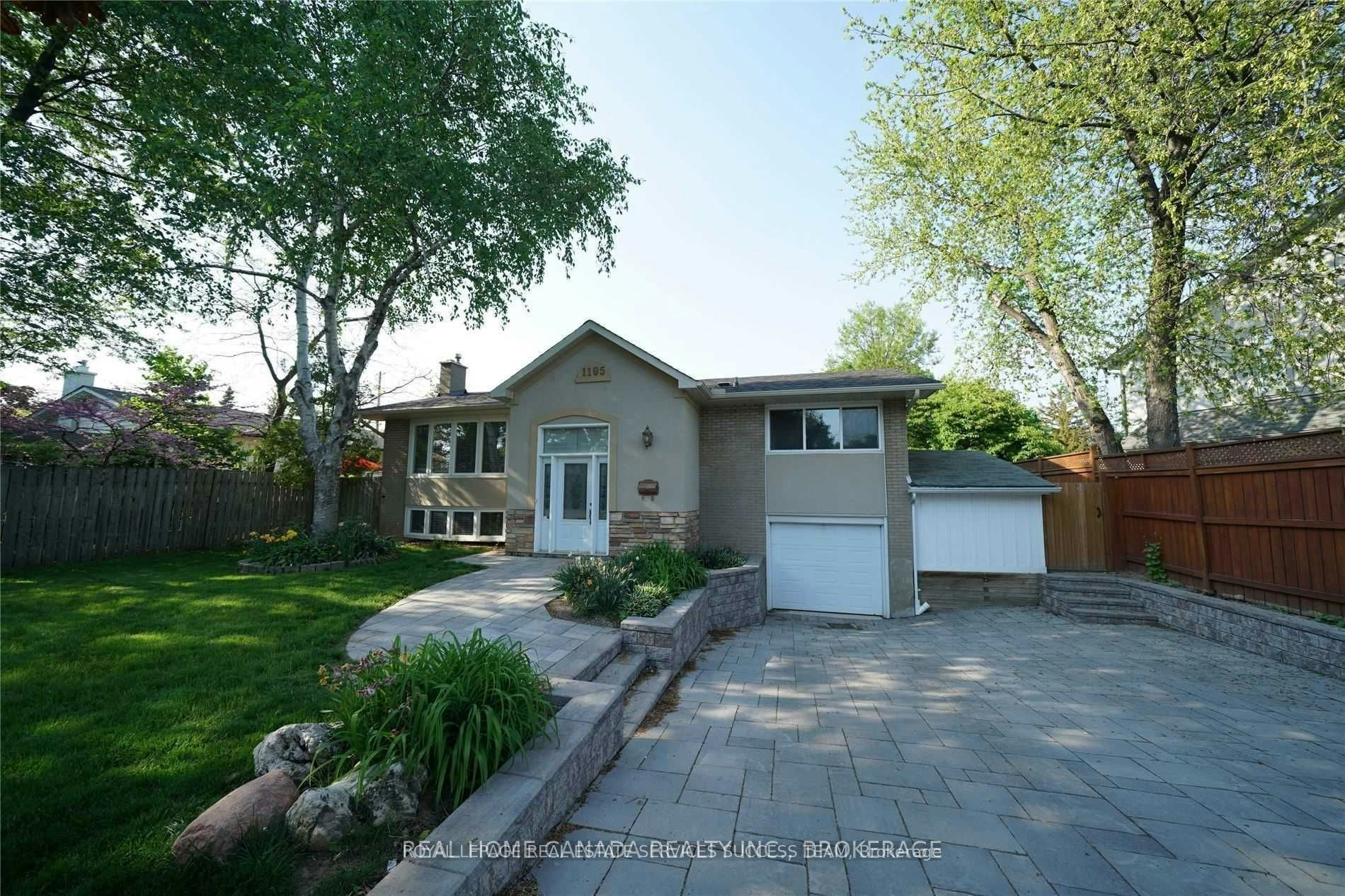 1195 Holton Heights Drive, Oakville, ON, L6H 2E6 - 2
