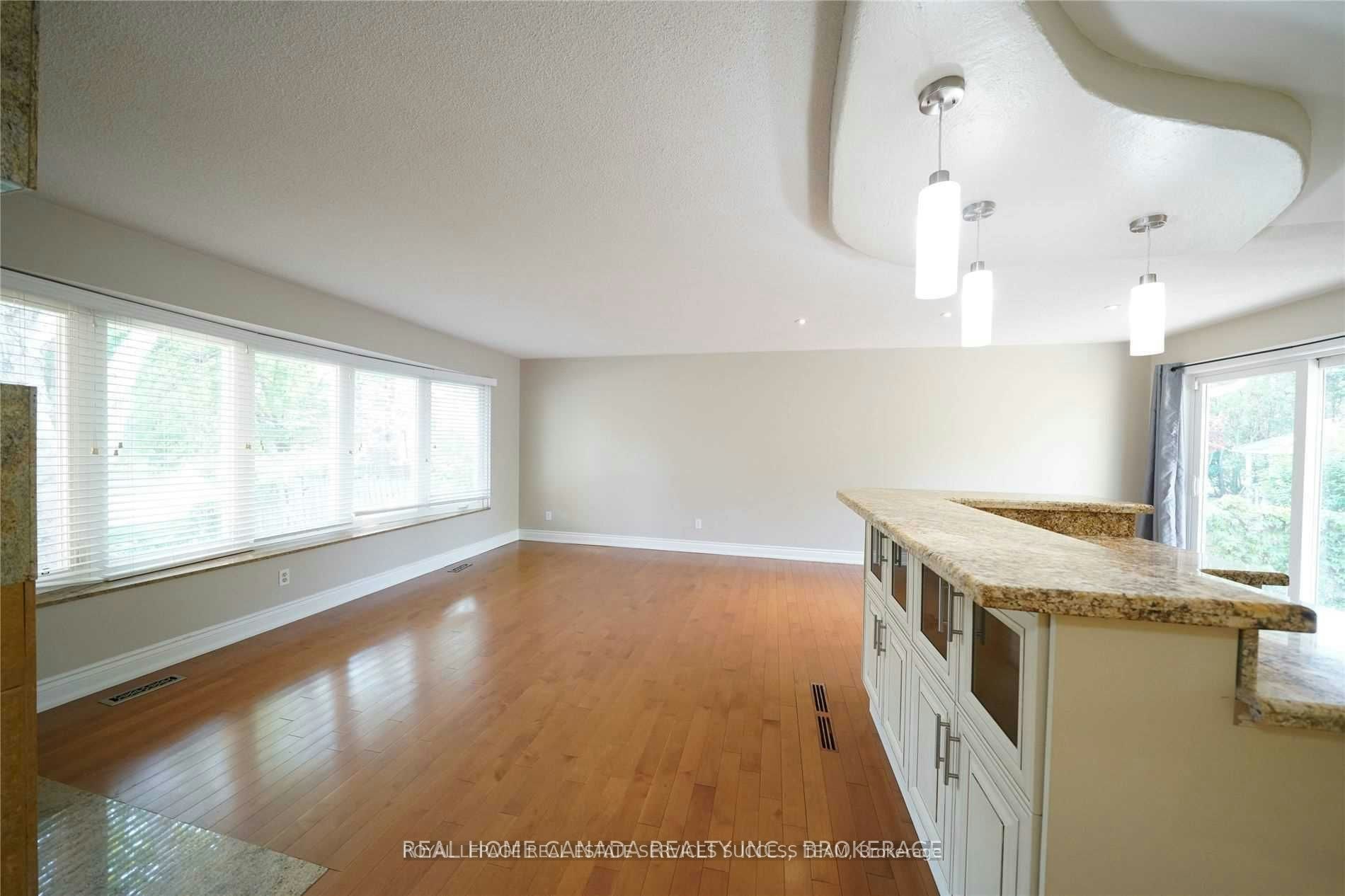 1195 Holton Heights Drive, Oakville, ON, L6H 2E6 - 8