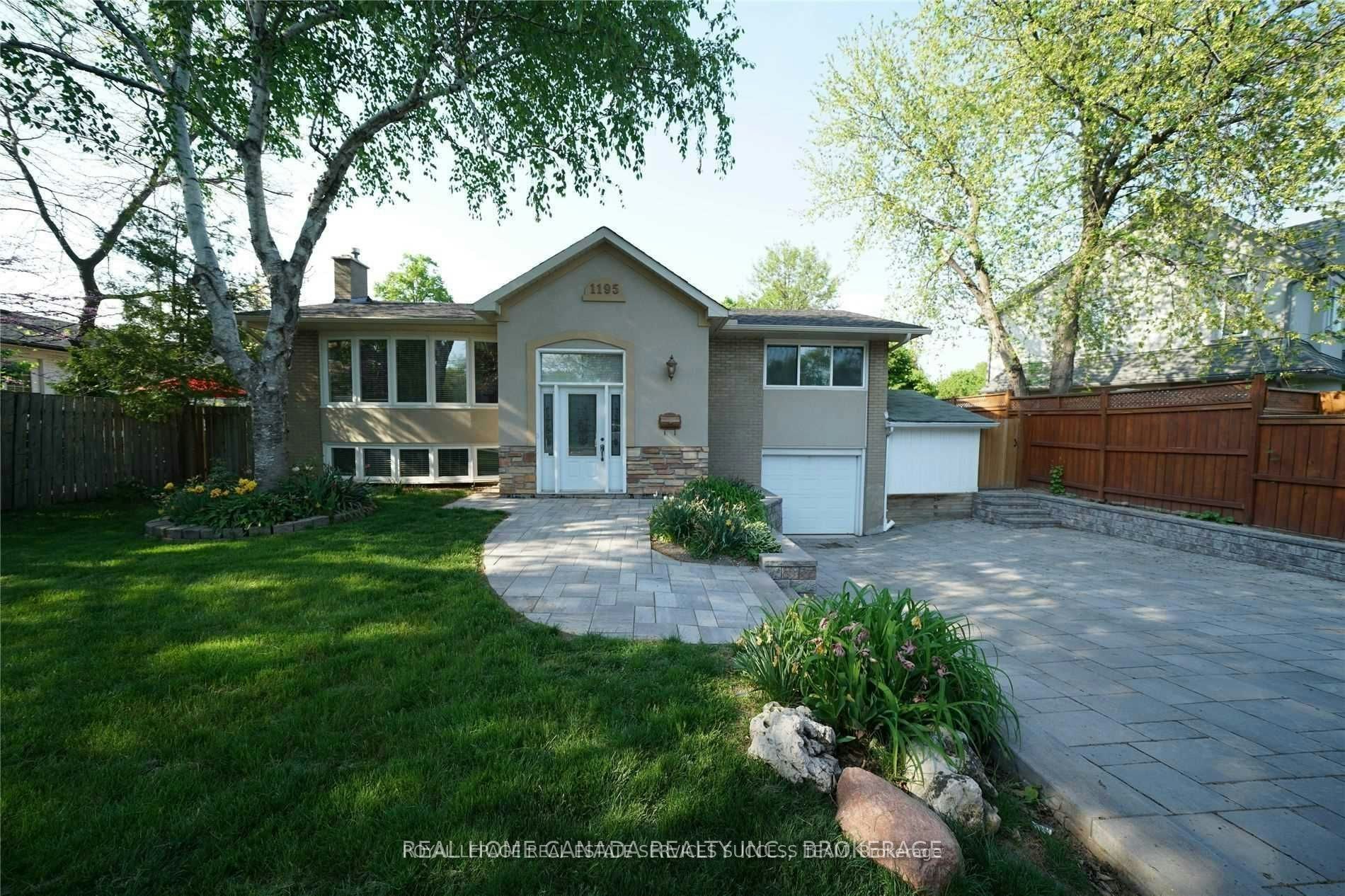 1195 Holton Heights Drive, Oakville, ON, L6H 2E6