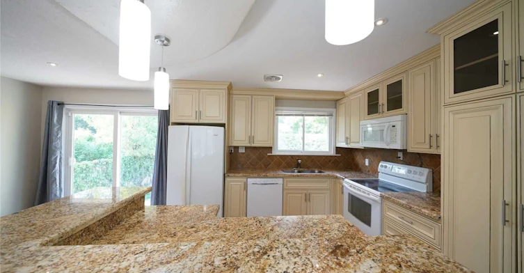 1195 Holton Heights Drive, Oakville, ON, L6H 2E6 - 5