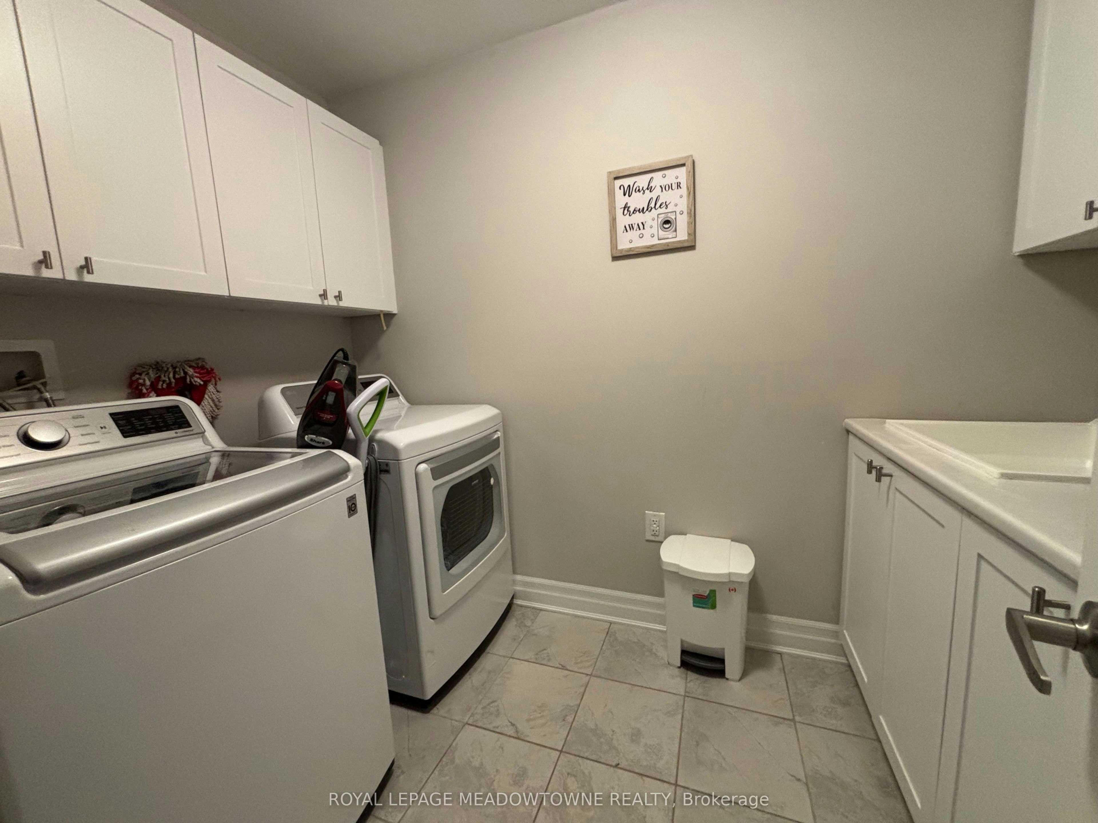 523 Bellflower Court, Milton, ON, L9E 1W5 - 9