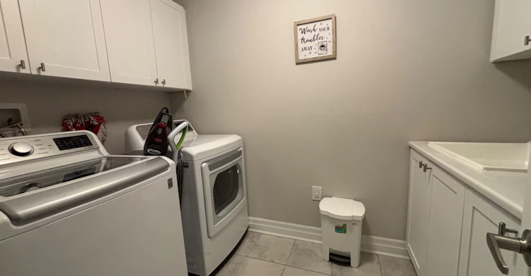523 Bellflower Court, Milton, ON, L9E 1W5 - 9