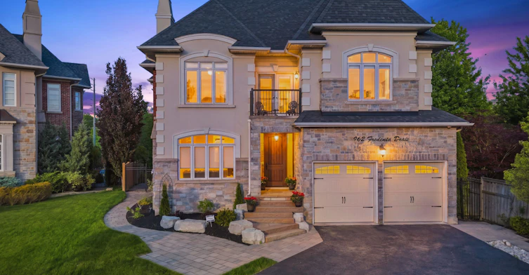 BSMT-962 Fredonia Drive, Mississauga, ON, L5C 2W4 - 2