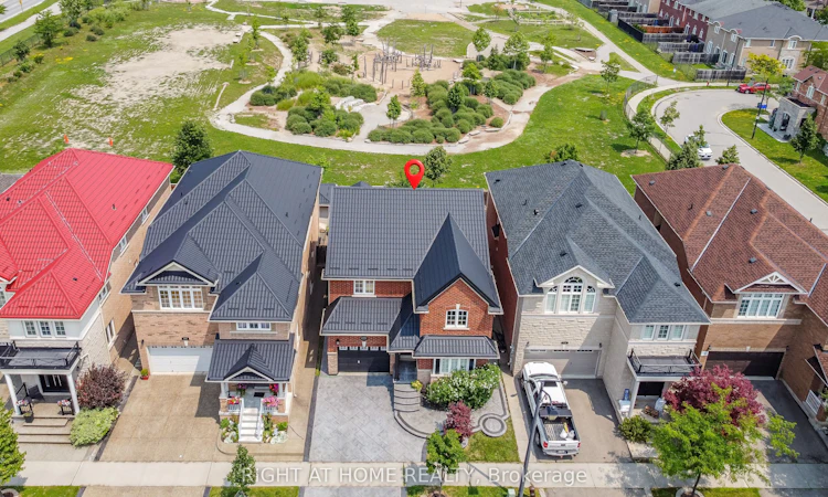 696 Caldwell Crescent
