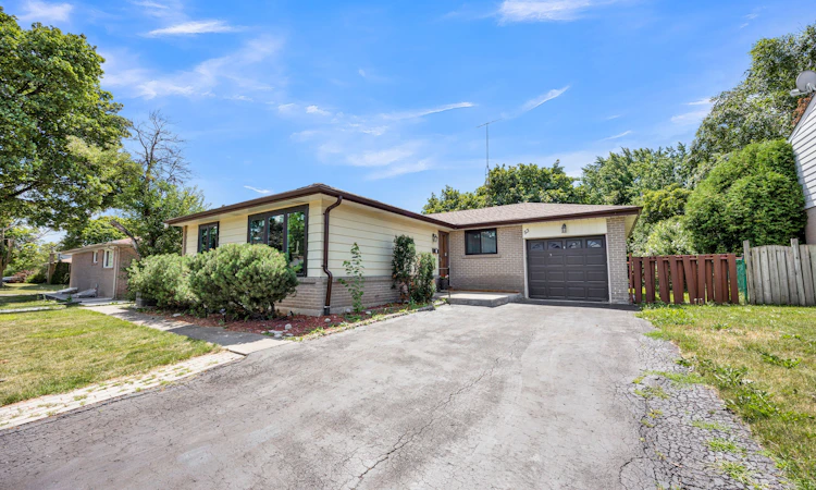 53 Brookland Drive W