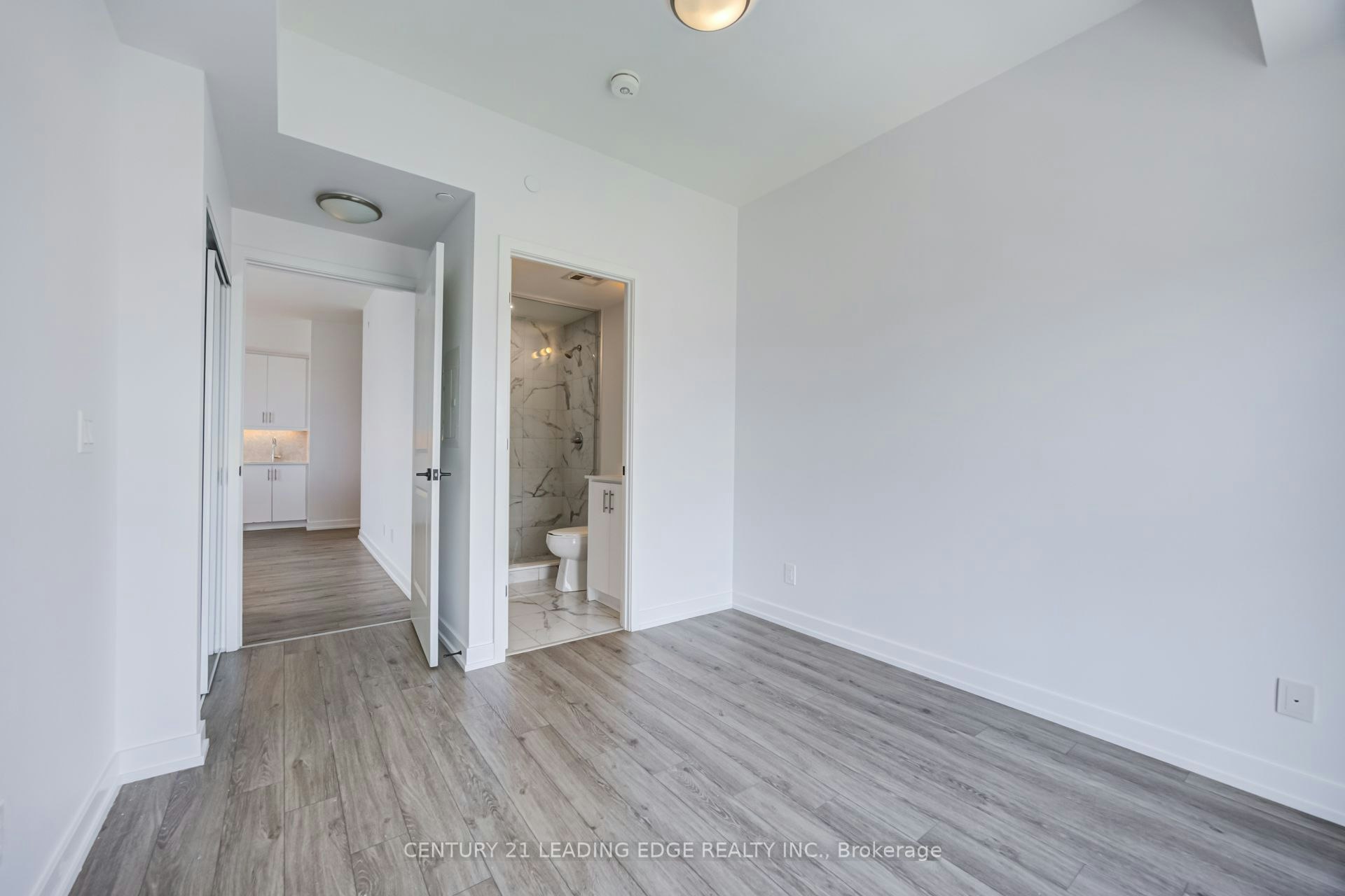 2002-335 Wheat Boom Drive, Oakville, ON, L6H 7Y1 - 10