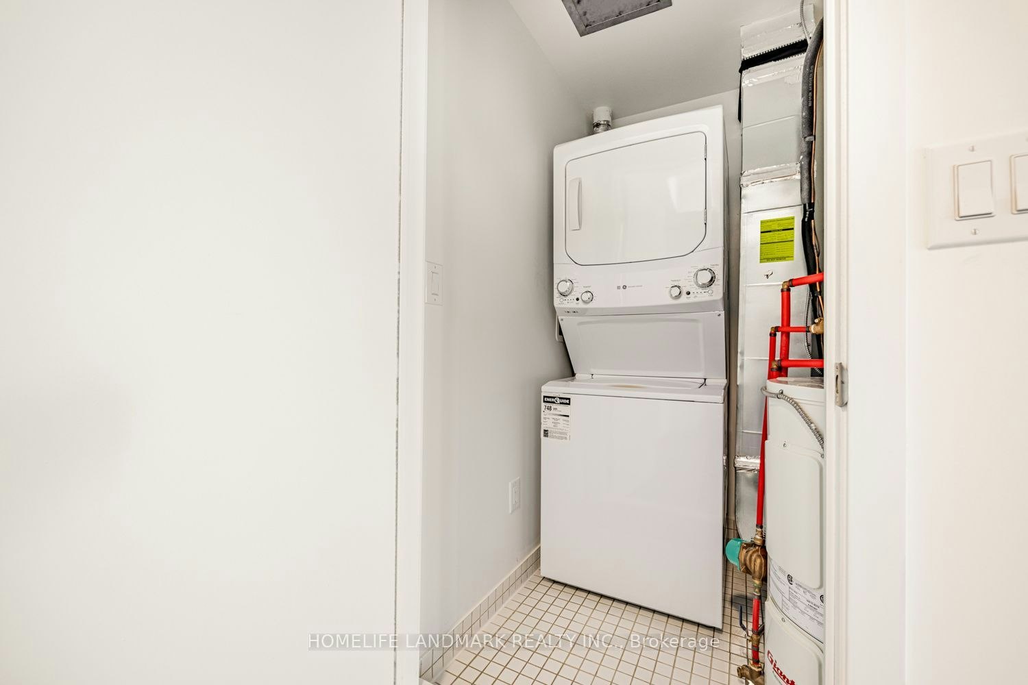 201-120 Canon Jackson Drive, Toronto, ON, M6M 0B8 - 21