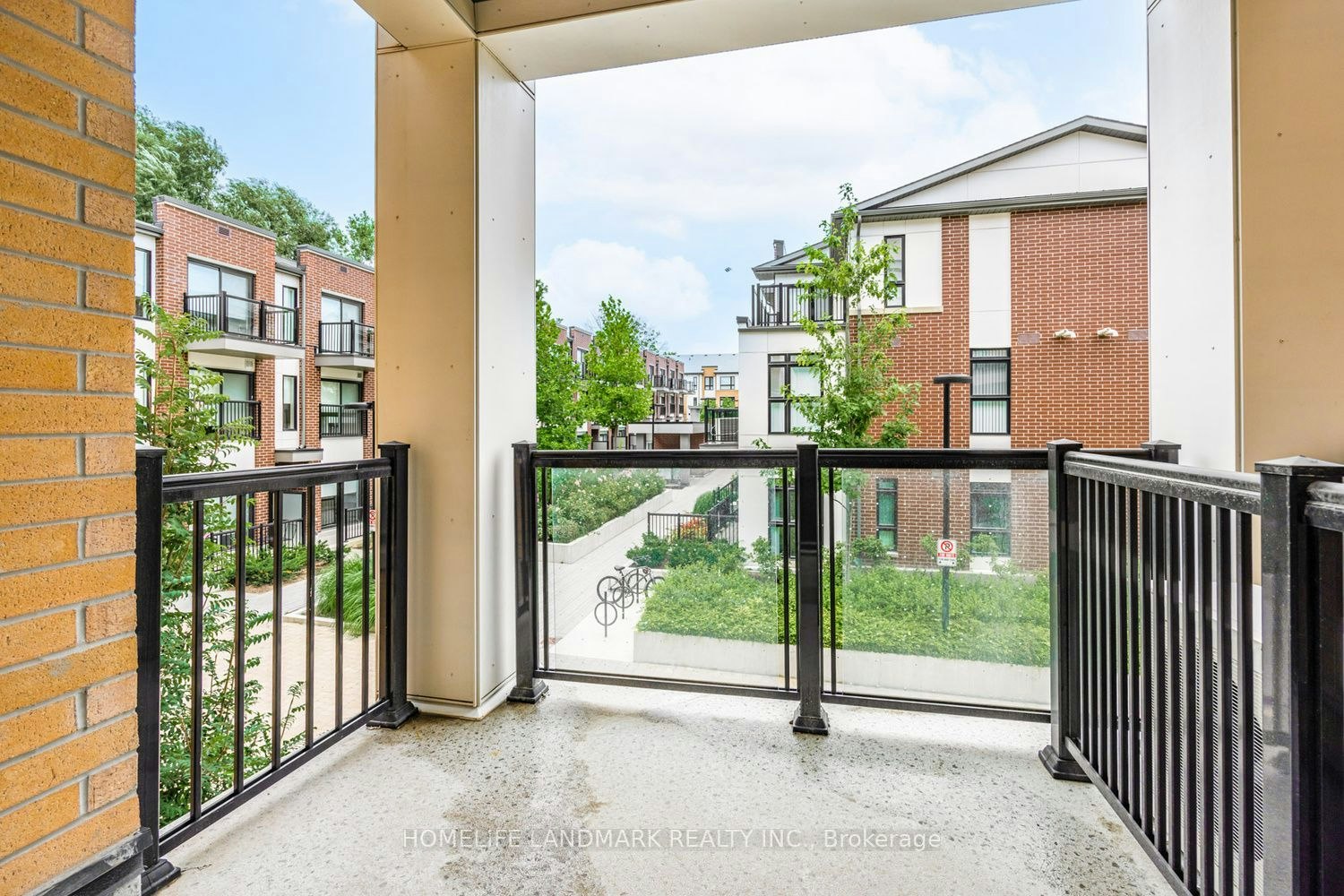 201-120 Canon Jackson Drive, Toronto, ON, M6M 0B8 - 24