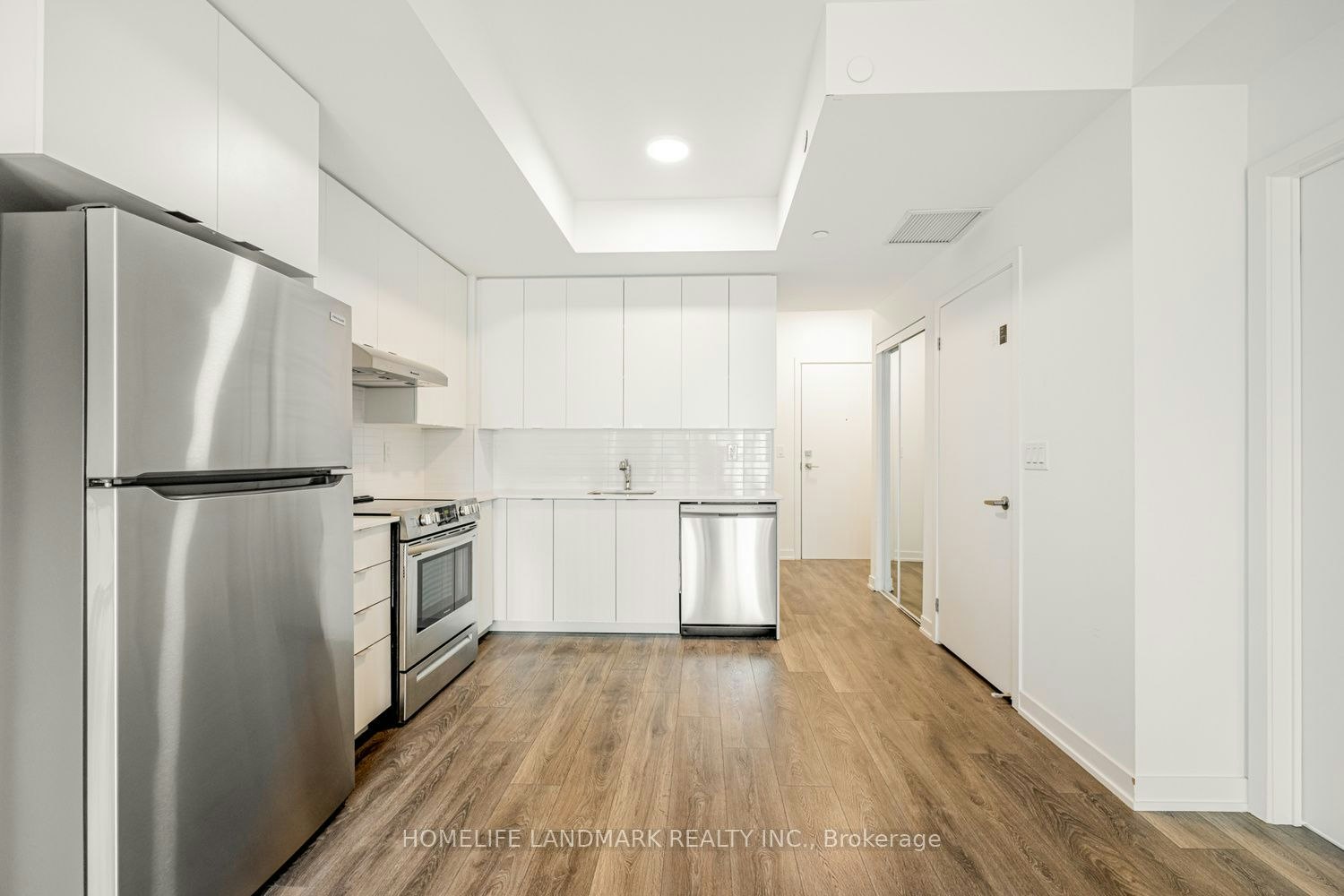 201-120 Canon Jackson Drive, Toronto, ON, M6M 0B8 - 8