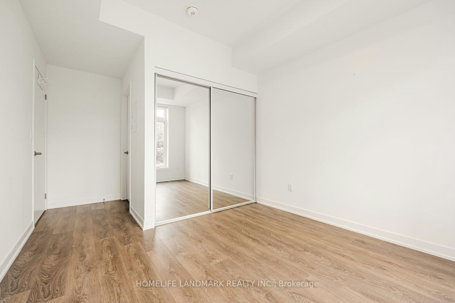 201-120 Canon Jackson Drive, Toronto, ON, M6M 0B8 - 18