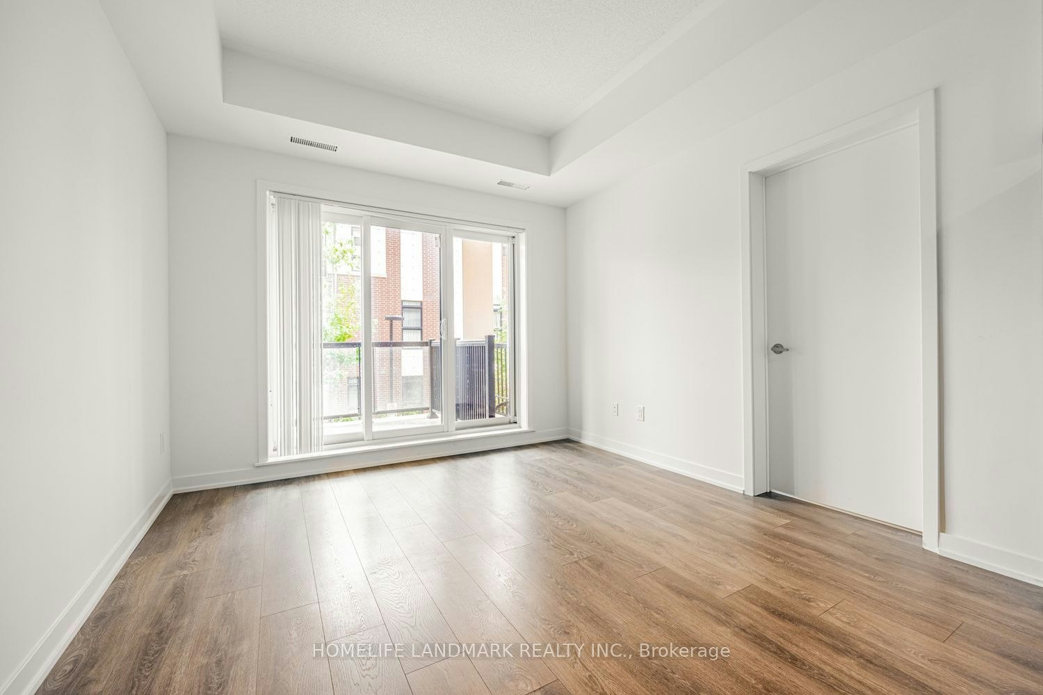 201-120 Canon Jackson Drive, Toronto, ON, M6M 0B8 - 10