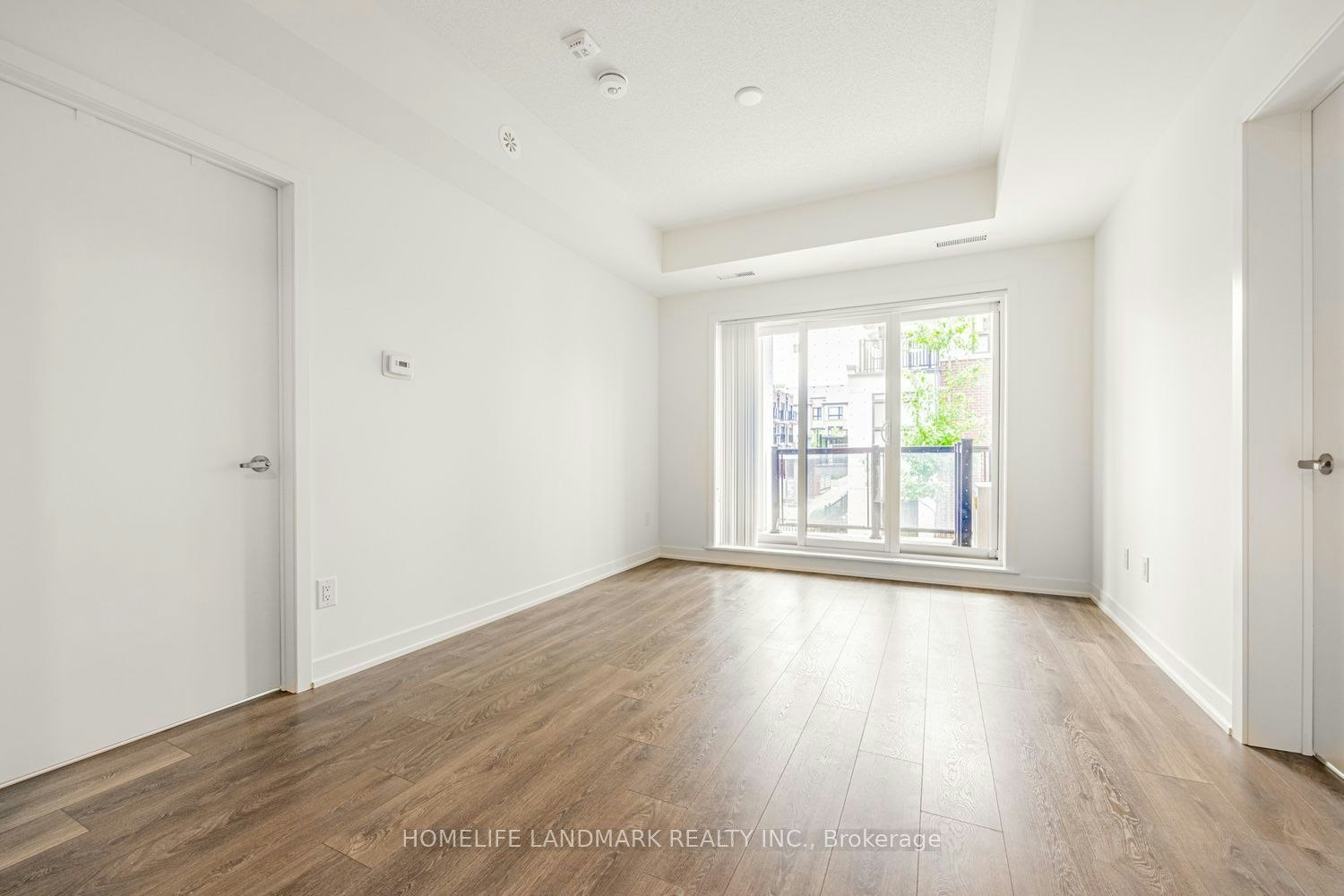 201-120 Canon Jackson Drive, Toronto, ON, M6M 0B8 - 11