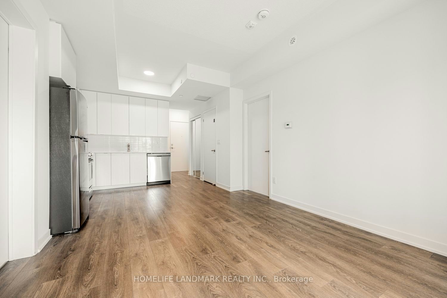 201-120 Canon Jackson Drive, Toronto, ON, M6M 0B8 - 13