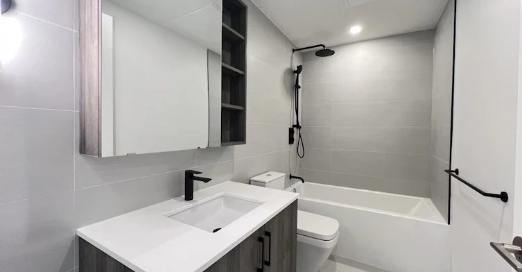 423-689 The Queensway N/A, Toronto, ON, M8Y 1L1 - 4