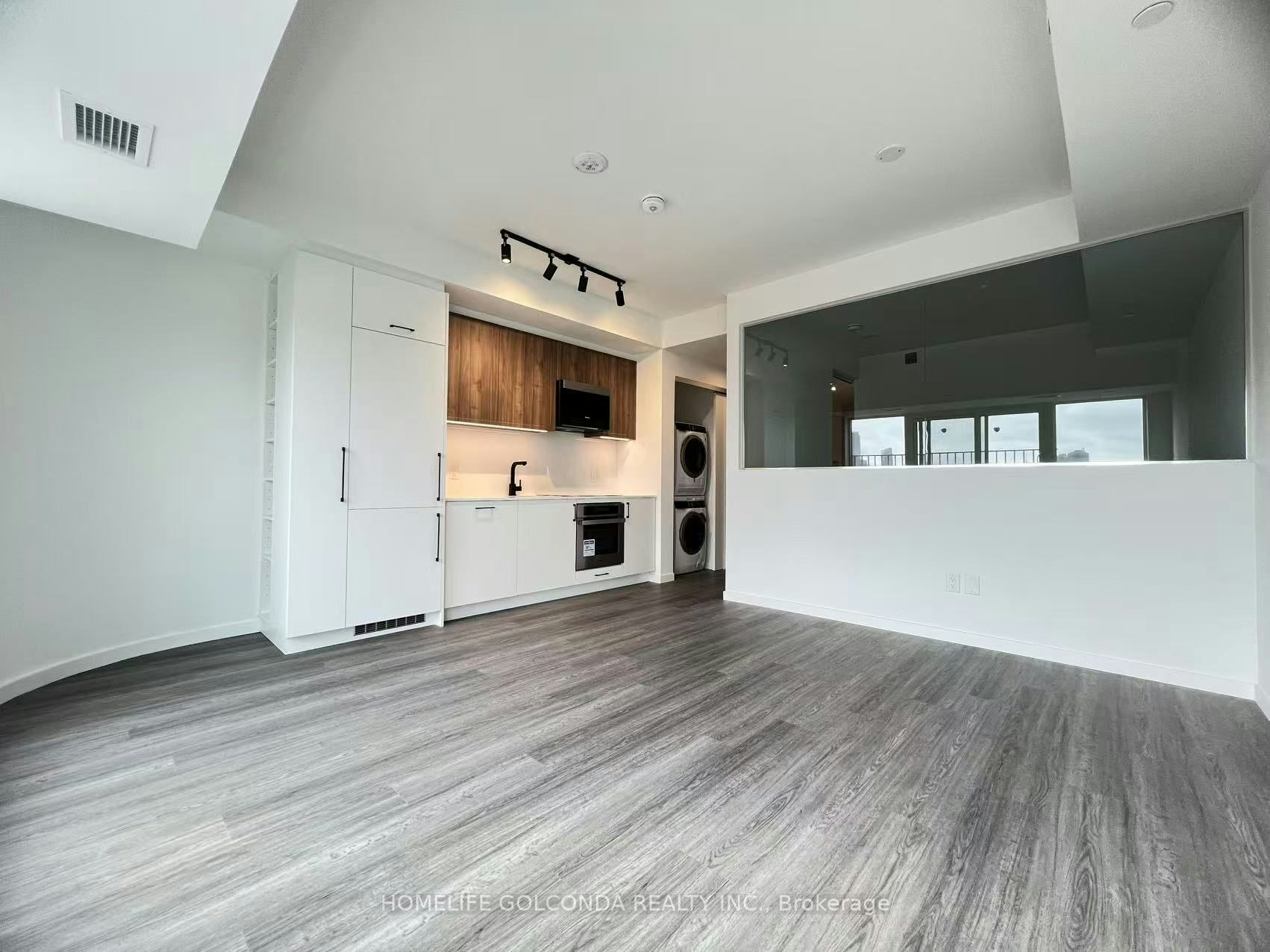 423-689 The Queensway N/A, Toronto, ON, M8Y 1L1 - 2