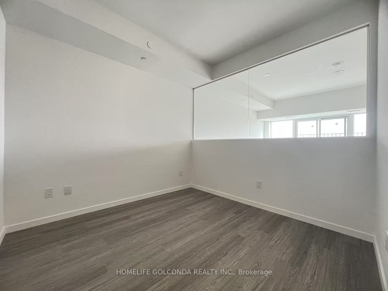 423-689 The Queensway N/A, Toronto, ON, M8Y 1L1 - 3