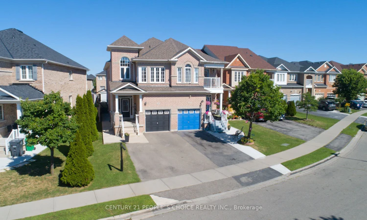 8 Calm Waters Crescent