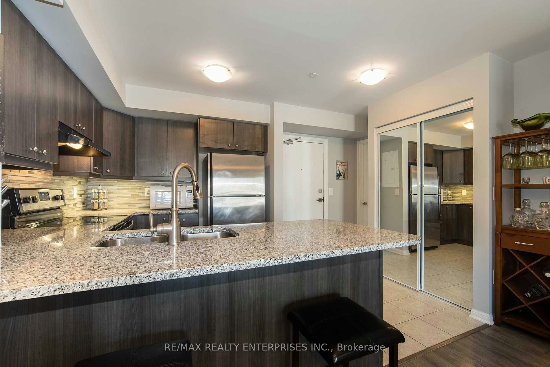 302-1045 Nadalin Heights, Milton, ON, L9T 8R5 - 5