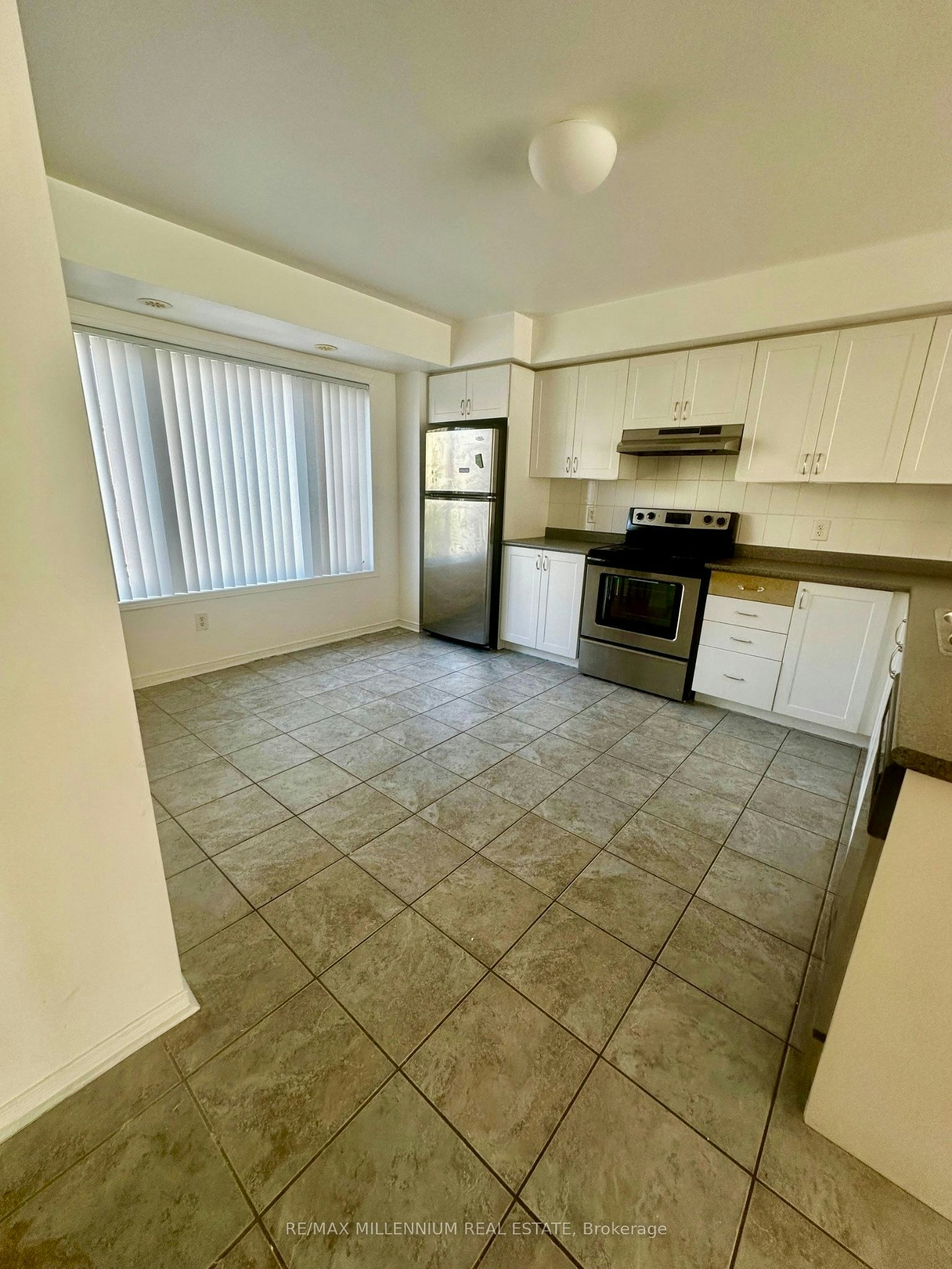 73-3050 Erin Centre Boulevard, Mississauga, ON, L5M 0P5 - 2