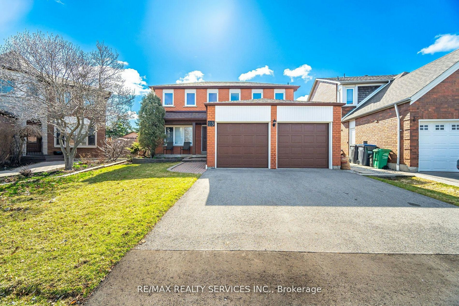 23 Newbury Crescent, Brampton, ON, L6S 5M3