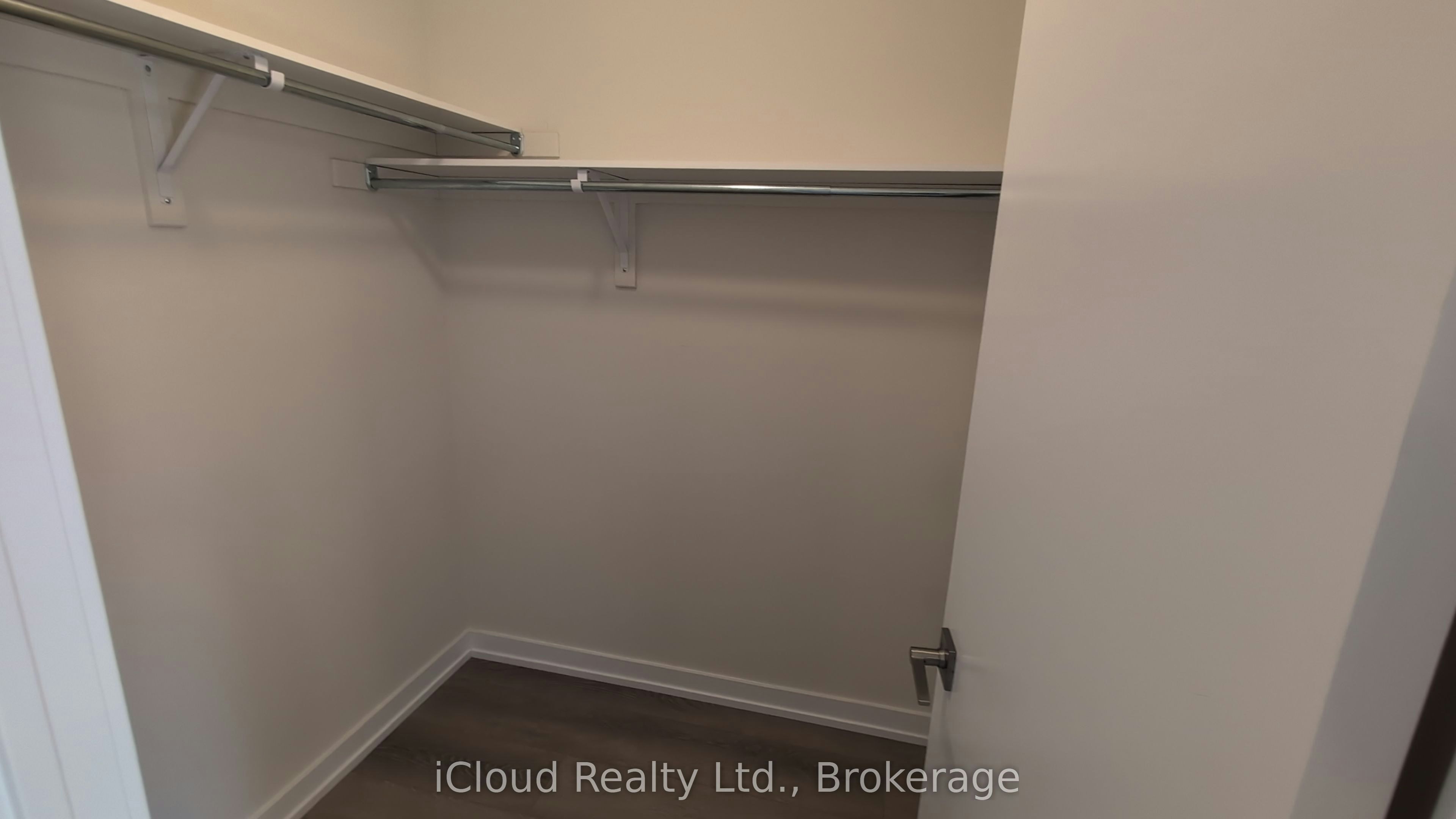 1346 Kobzar Drive, Oakville, ON, L6M 4L8 - 9