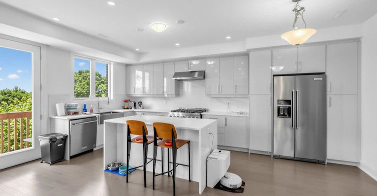 2996 Weston Road, Toronto, ON, M9M 2S7 - 6