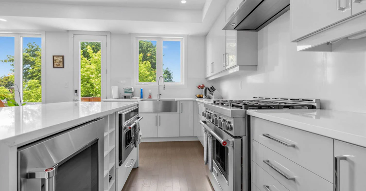 2996 Weston Road, Toronto, ON, M9M 2S7 - 8