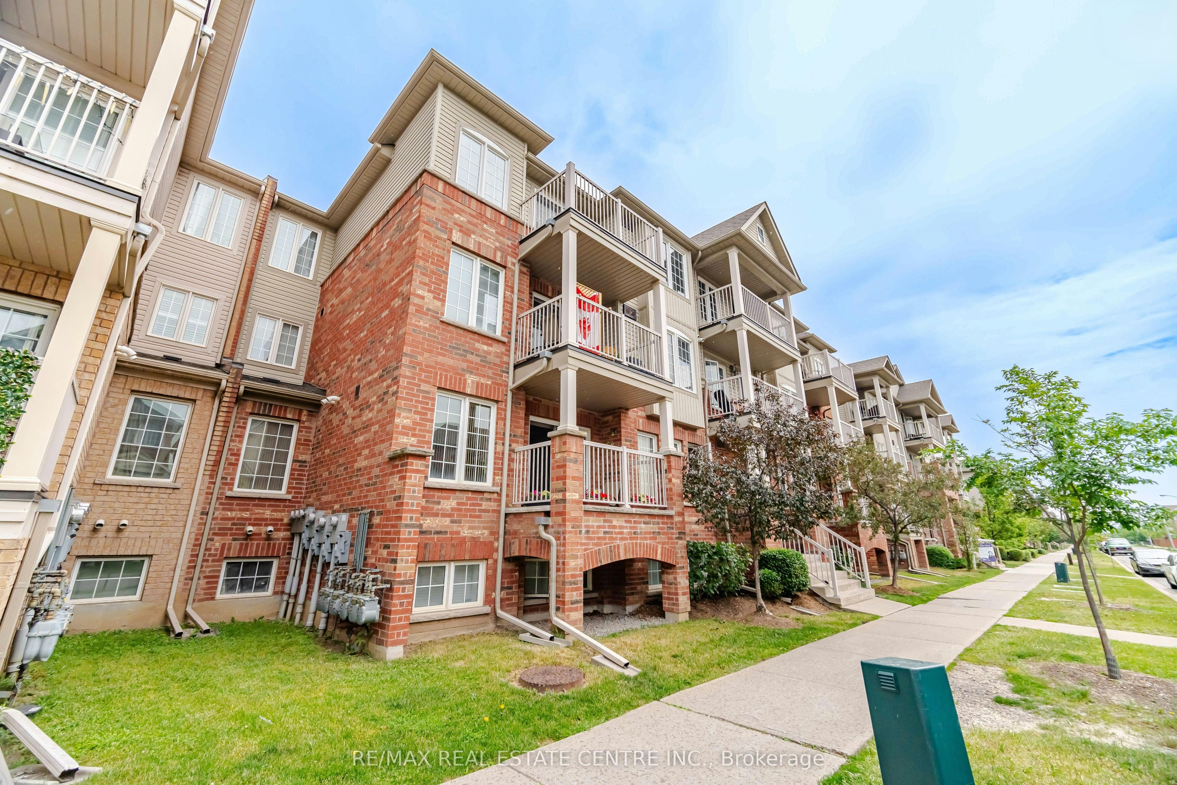 2-153 Isaac Devins Boulevard, Toronto, ON, M9M 0C5