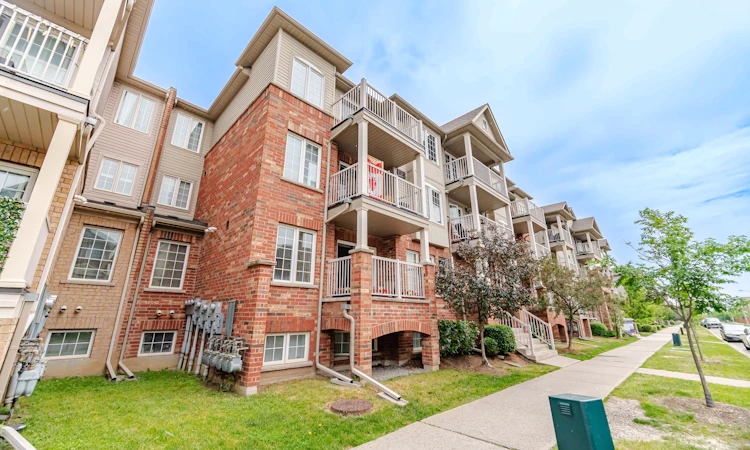 2-153 Isaac Devins Boulevard