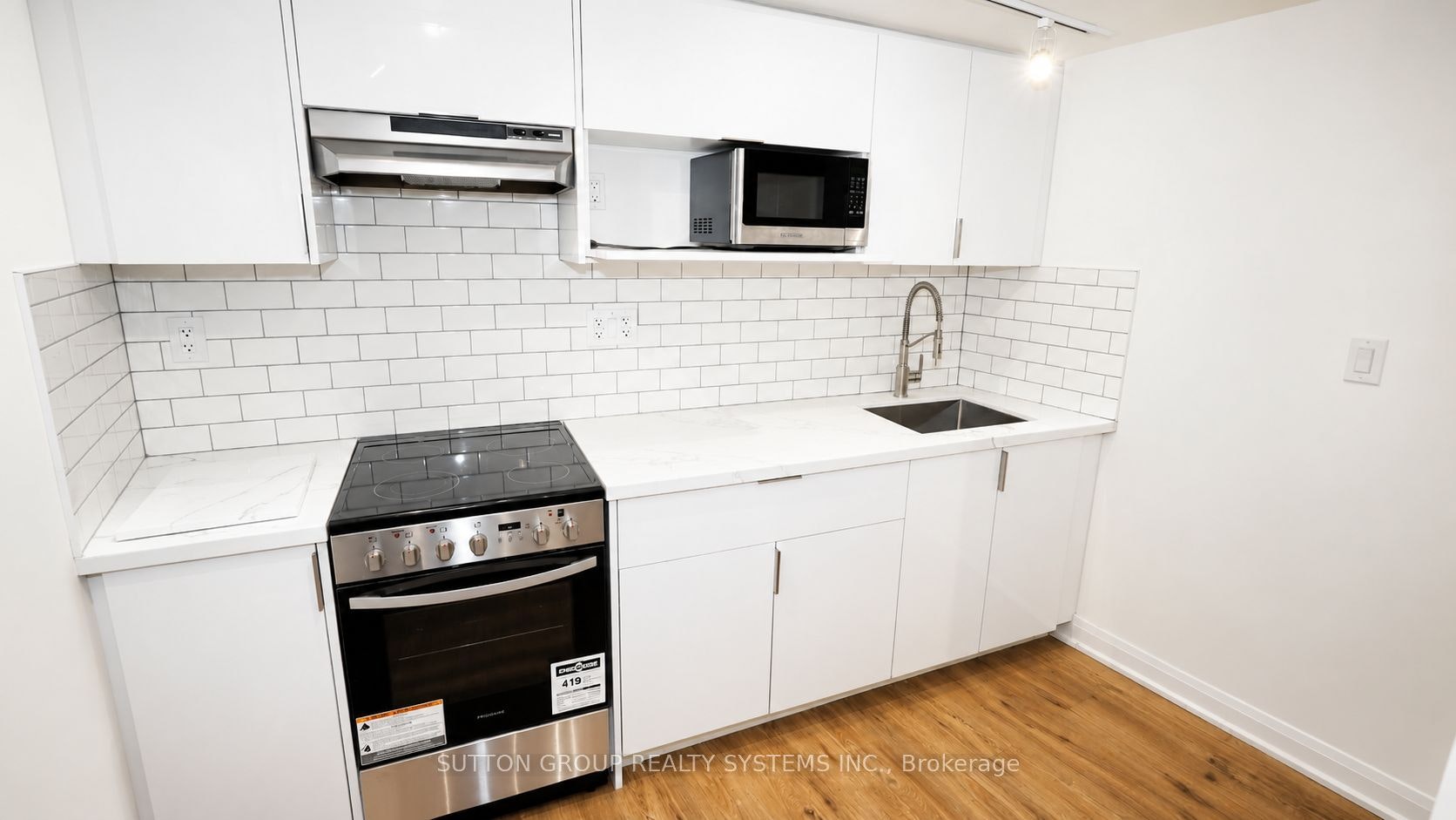 616 Rogers Road, Toronto, ON, M6M 1B8 - 8