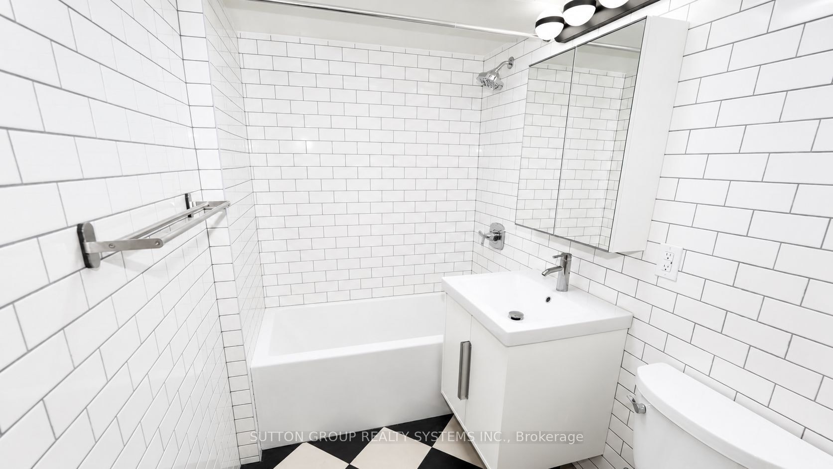 616 Rogers Road, Toronto, ON, M6M 1B8 - 4