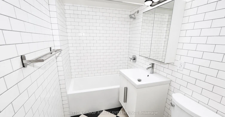 616 Rogers Road, Toronto, ON, M6M 1B8 - 4