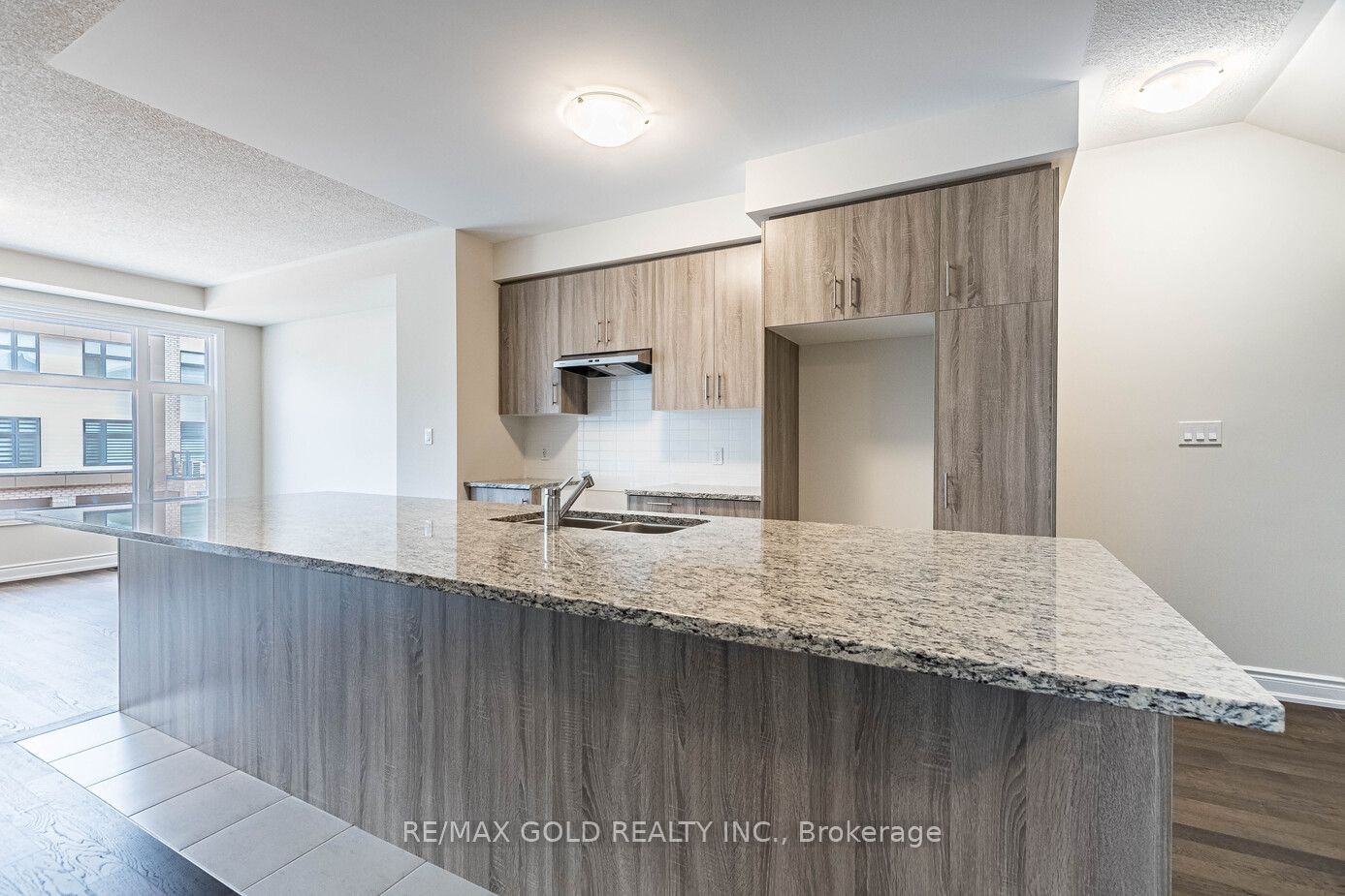 1295 Dempster Lane, Oakville, ON, L6H 7Z2 - 9