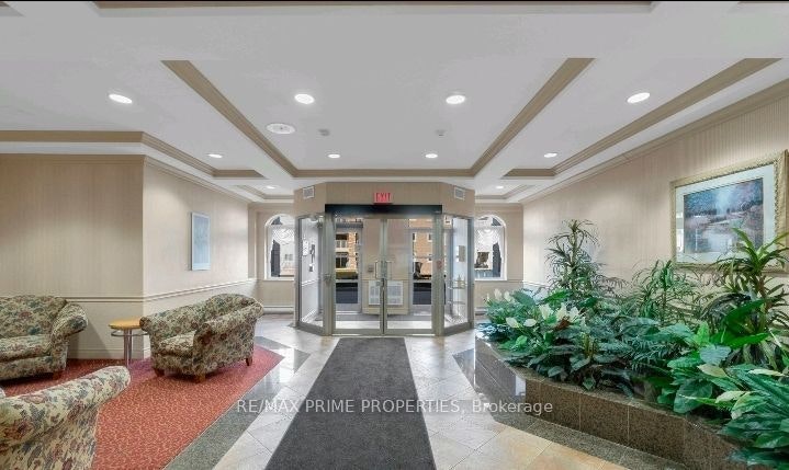 304-7 Dayspring Circle, Brampton, ON, L6P 1B8 - 2