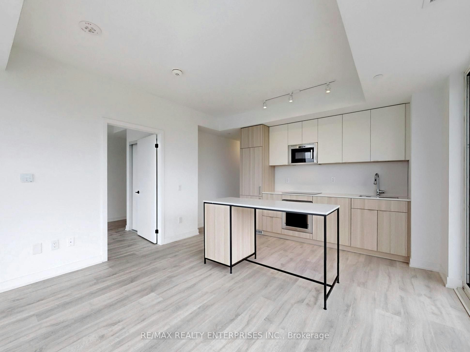 1013-220 Missinnihe Way, Mississauga, ON, L5H 0A9 - 7