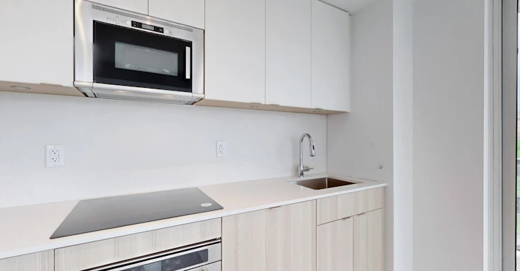 1013-220 Missinnihe Way, Mississauga, ON, L5H 0A9 - 8