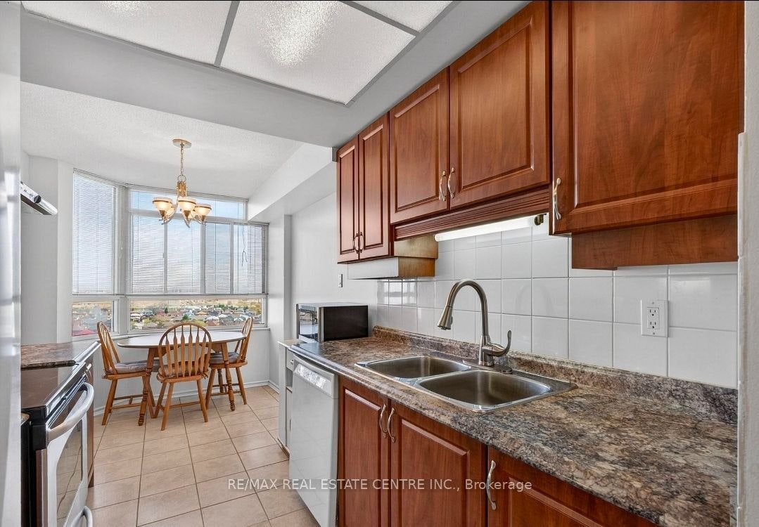 1201-100 County Court Boulevard, Brampton, ON, L6W 3X1 - 8
