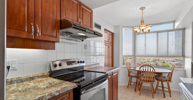 1201-100 County Court Boulevard, Brampton, ON, L6W 3X1 - 9