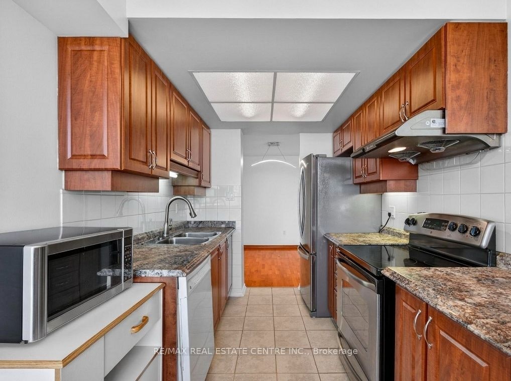 1201-100 County Court Boulevard, Brampton, ON, L6W 3X1 - 11