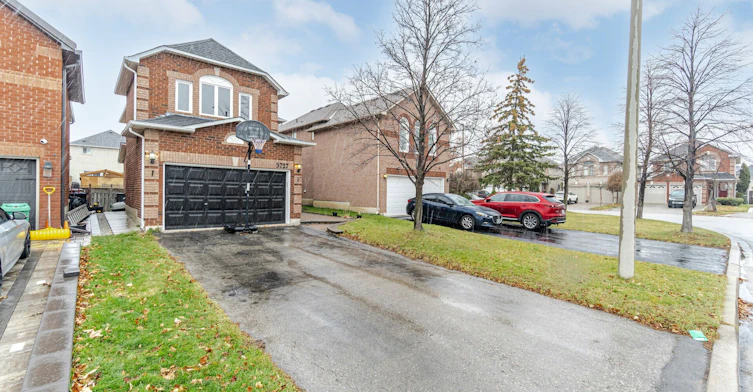 3727 Althorpe Circle, Mississauga, ON, L5N 7G5 - 3