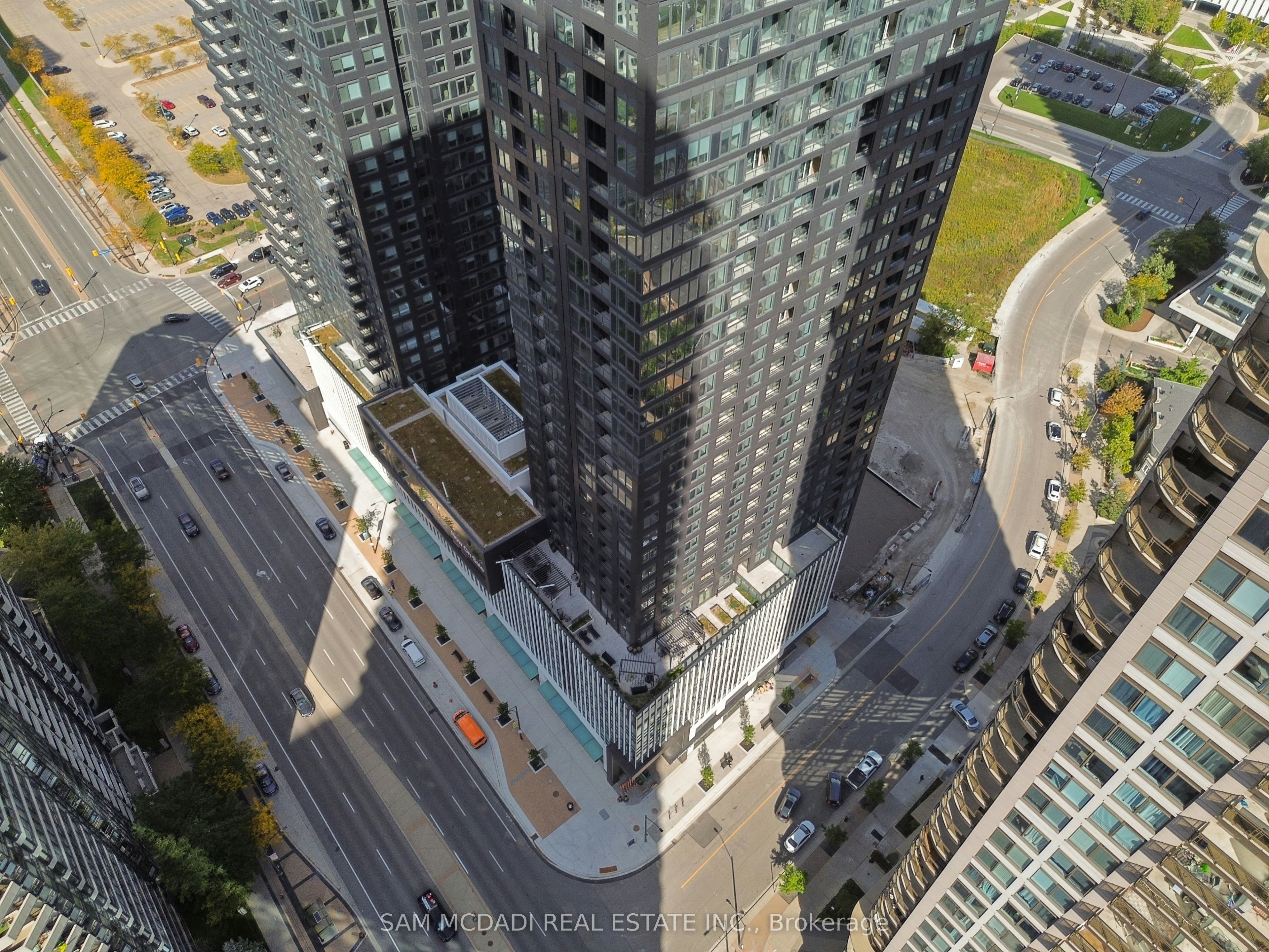 3810-395 Square One Drive, Mississauga, ON, L5B 0P6 - 31