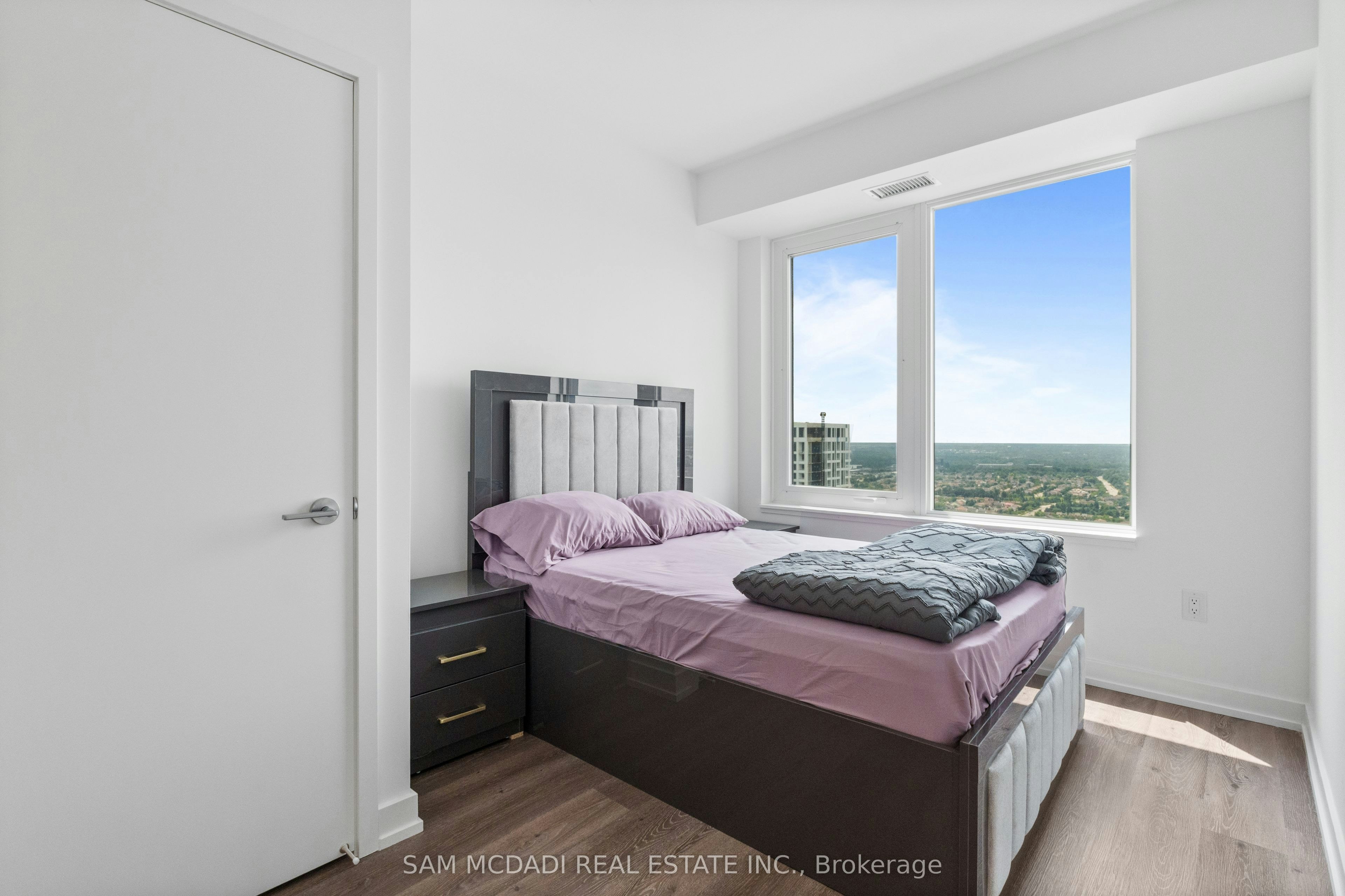 3810-395 Square One Drive, Mississauga, ON, L5B 0P6 - 15