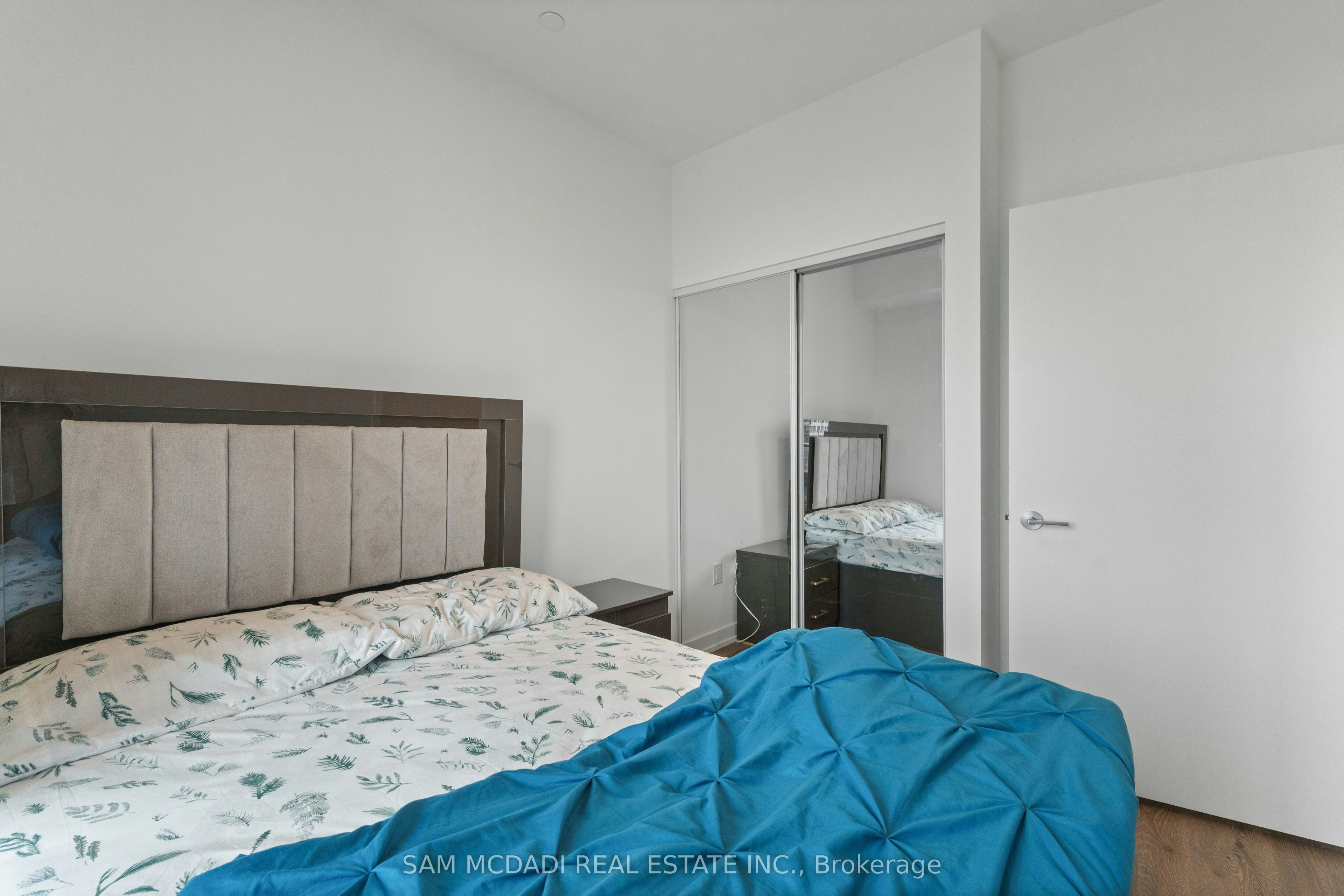 3810-395 Square One Drive, Mississauga, ON, L5B 0P6 - 13