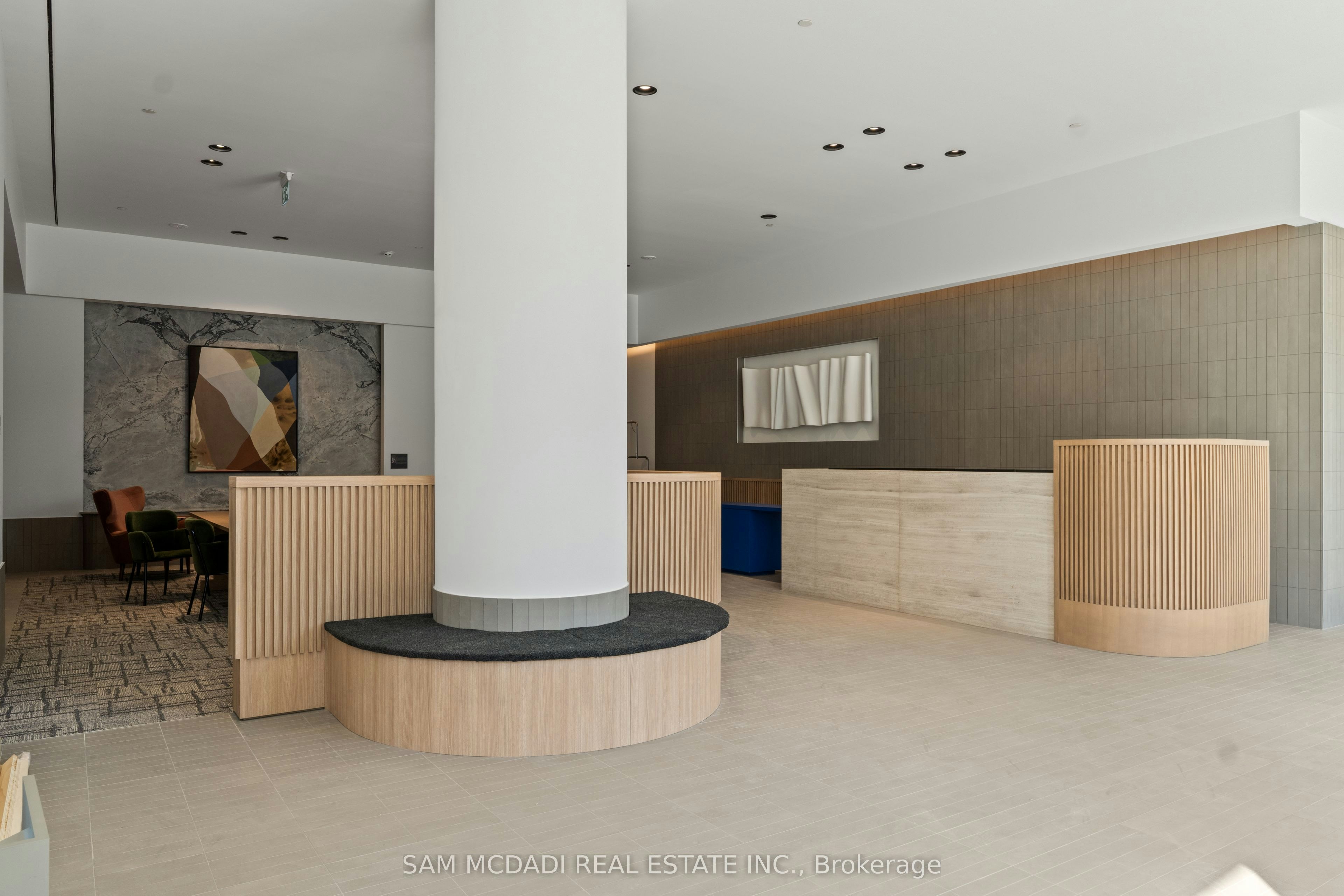 3810-395 Square One Drive, Mississauga, ON, L5B 0P6 - 2