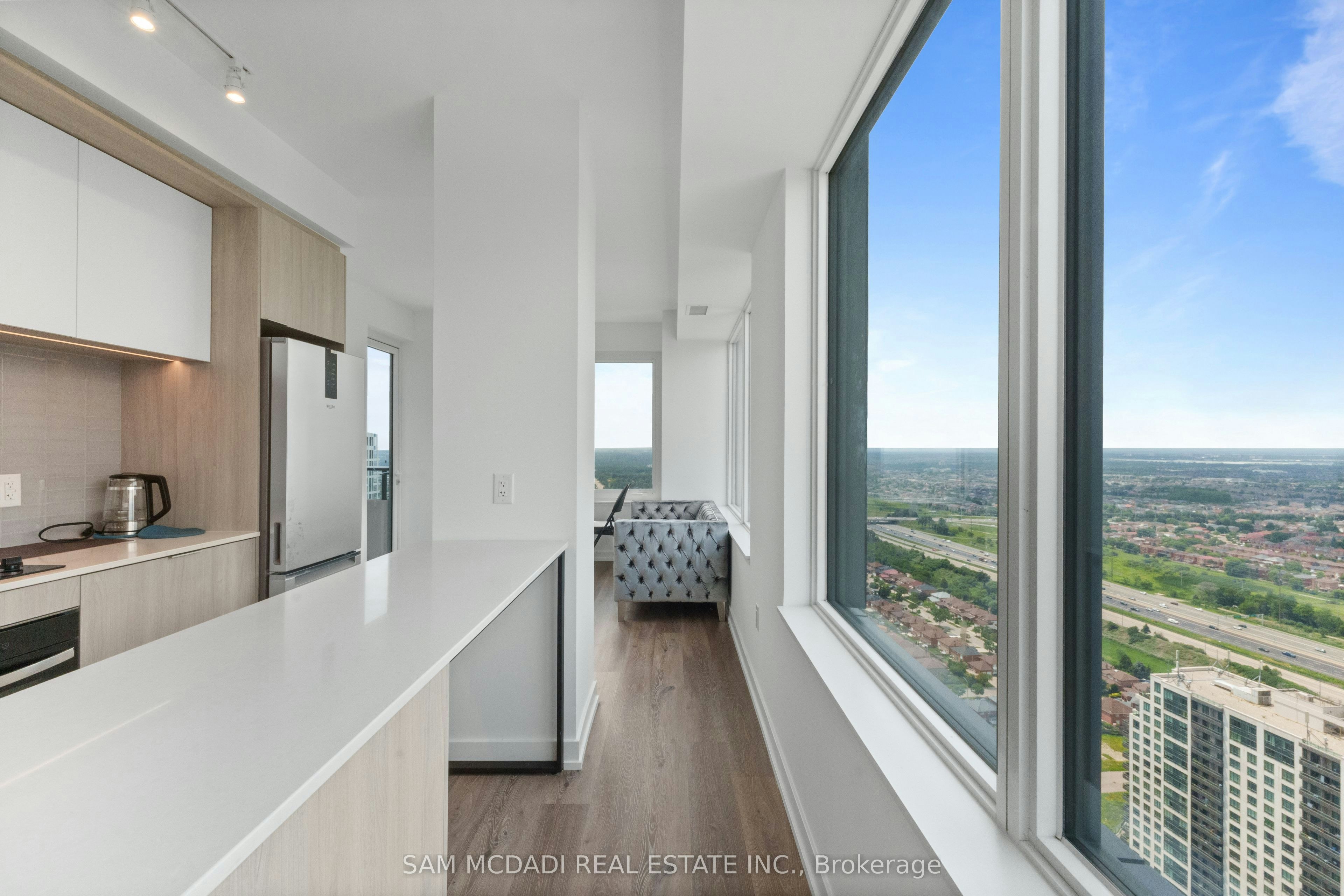 3810-395 Square One Drive, Mississauga, ON, L5B 0P6 - 8