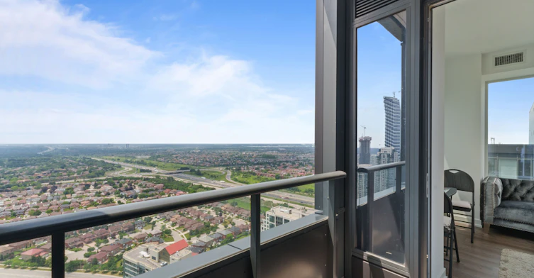 3810-395 Square One Drive, Mississauga, ON, L5B 0P6 - 11