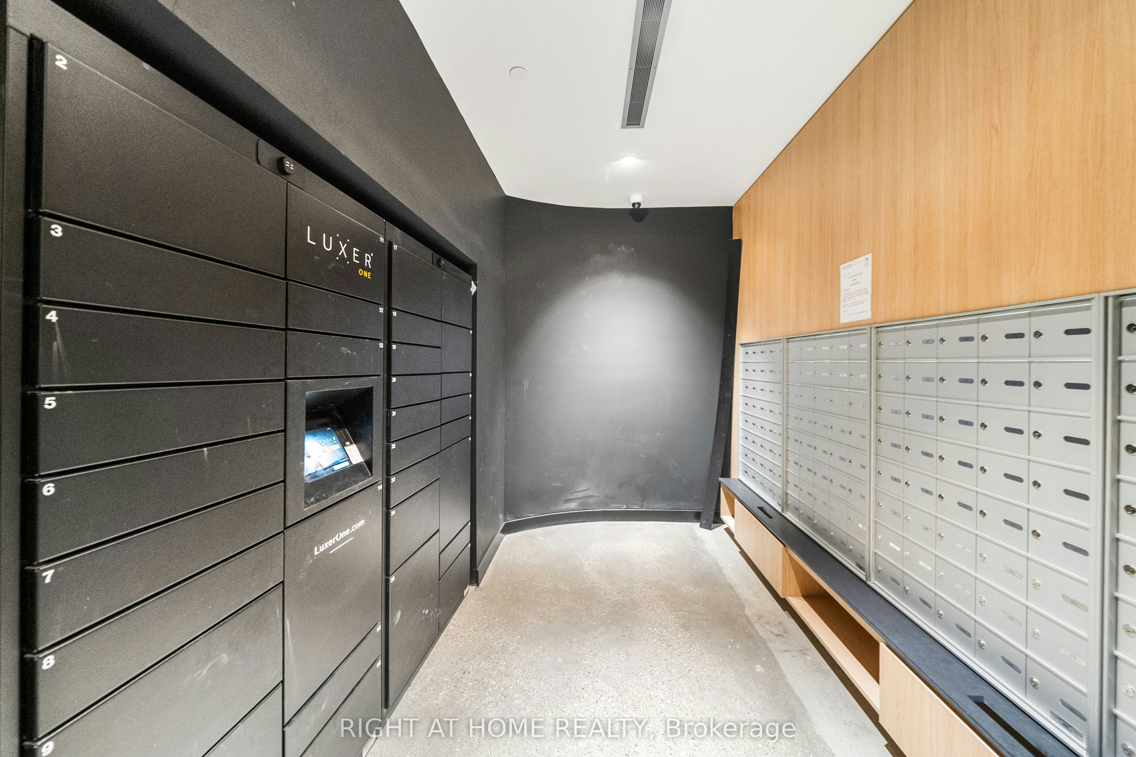 520-2720 Dundas Street, Toronto, ON, M6P 0C3 - 24