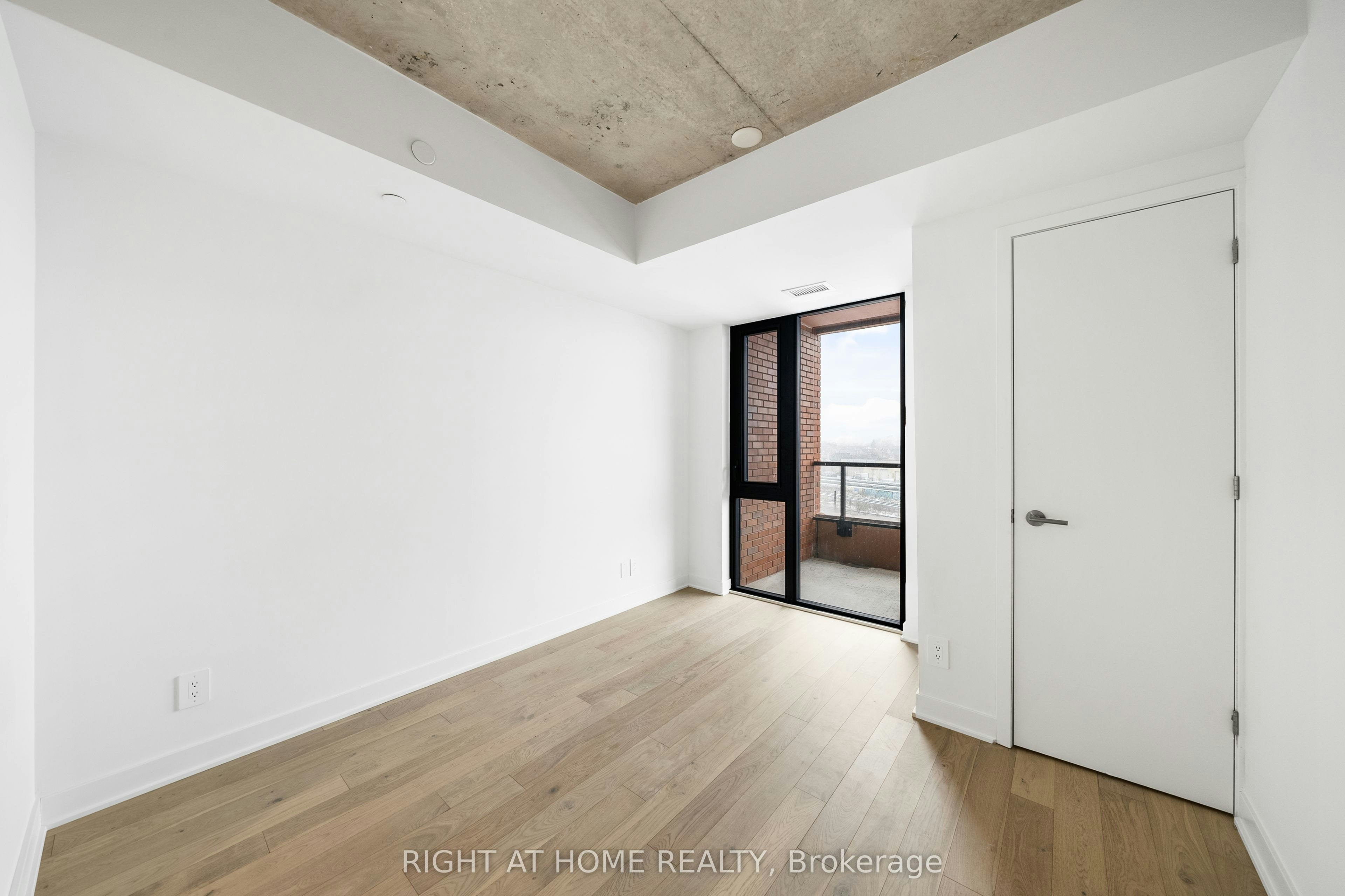 520-2720 Dundas Street, Toronto, ON, M6P 0C3 - 12